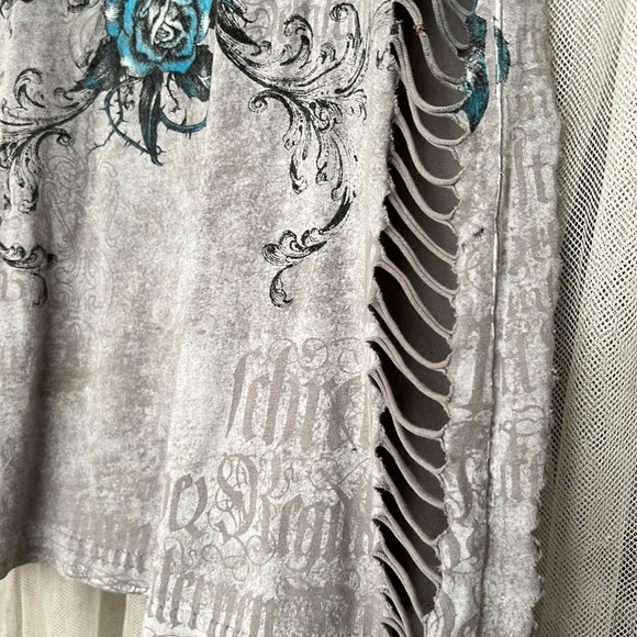 ⭐️ Rebel Saints gray tank top turquoise guns & roses distressed stylized S - Picture 3 of 9